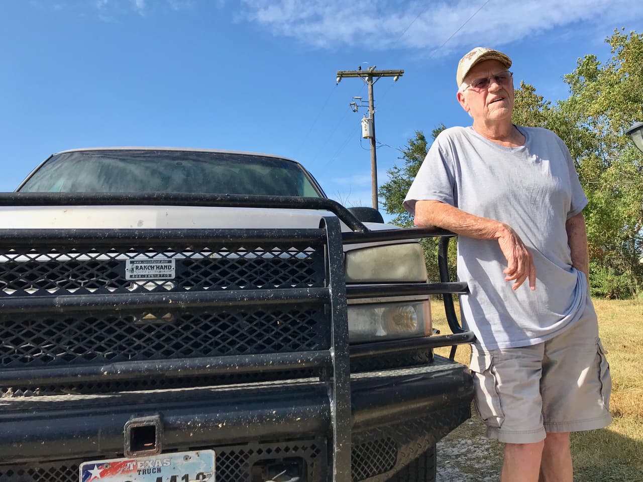 <b>Wayne Johnson</b> llega a su casa, a dos cuadras de la iglesia, después de una mañana extraña en el pueblo, lleno de investigadores y periodistas. Desde aquí se oyeron los disparos claramente.