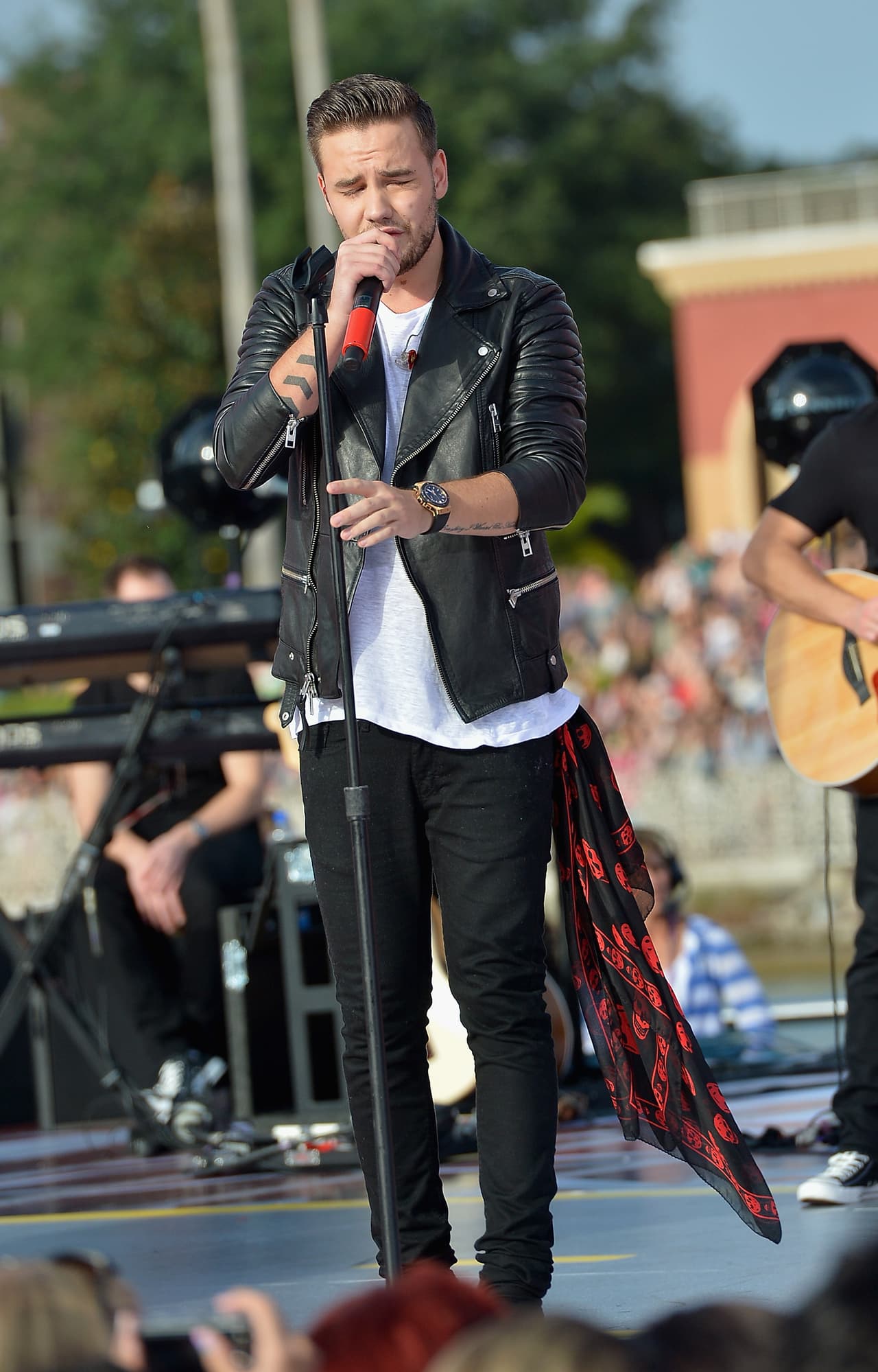 9.- Lo más in es el cuero: En chaquetas o pantalones es un material que se impone en cualquier temporada.