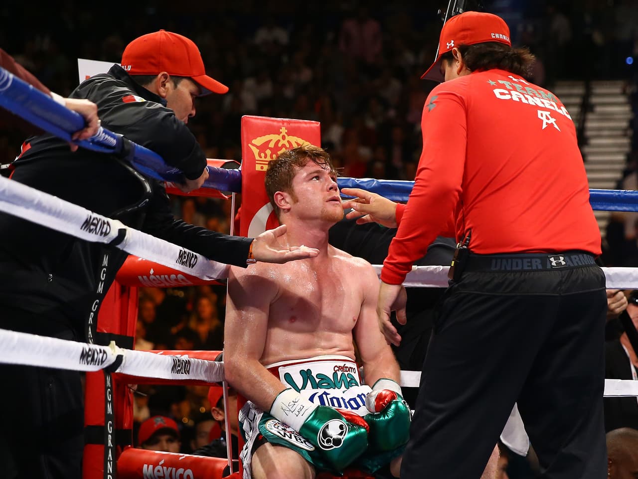 Cadena de TV quiere a Canelo tras pleito con DAZN y Golden Boy