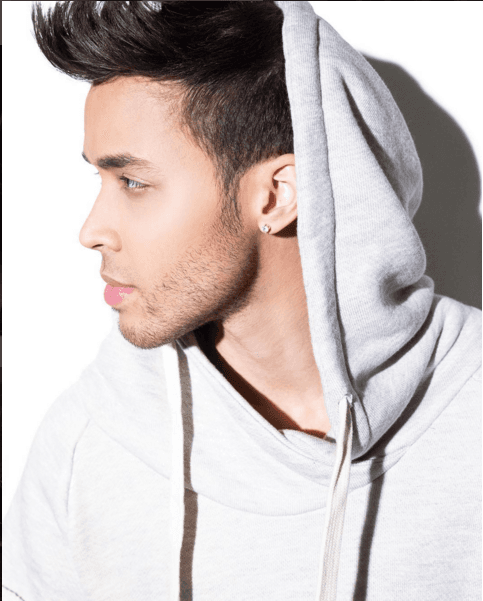 El cantante empezó a dar señales de este flechazo desde hace varios meses, pero cada día se pone más seria la cosa...