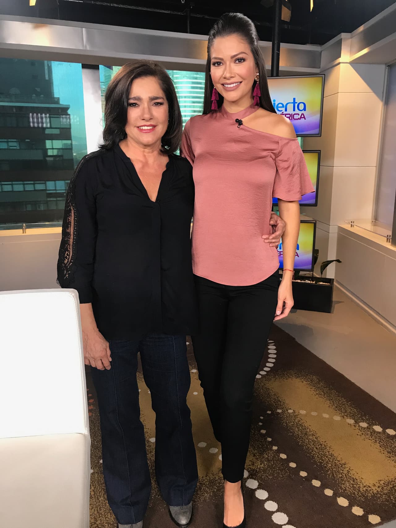 Ana Patricia tuvo la oportunidad de platicar con la primera actriz Gabriela Roel, quien da a vida Lupita D'Alessio en la nueva serie Hoy voy a cambiar.