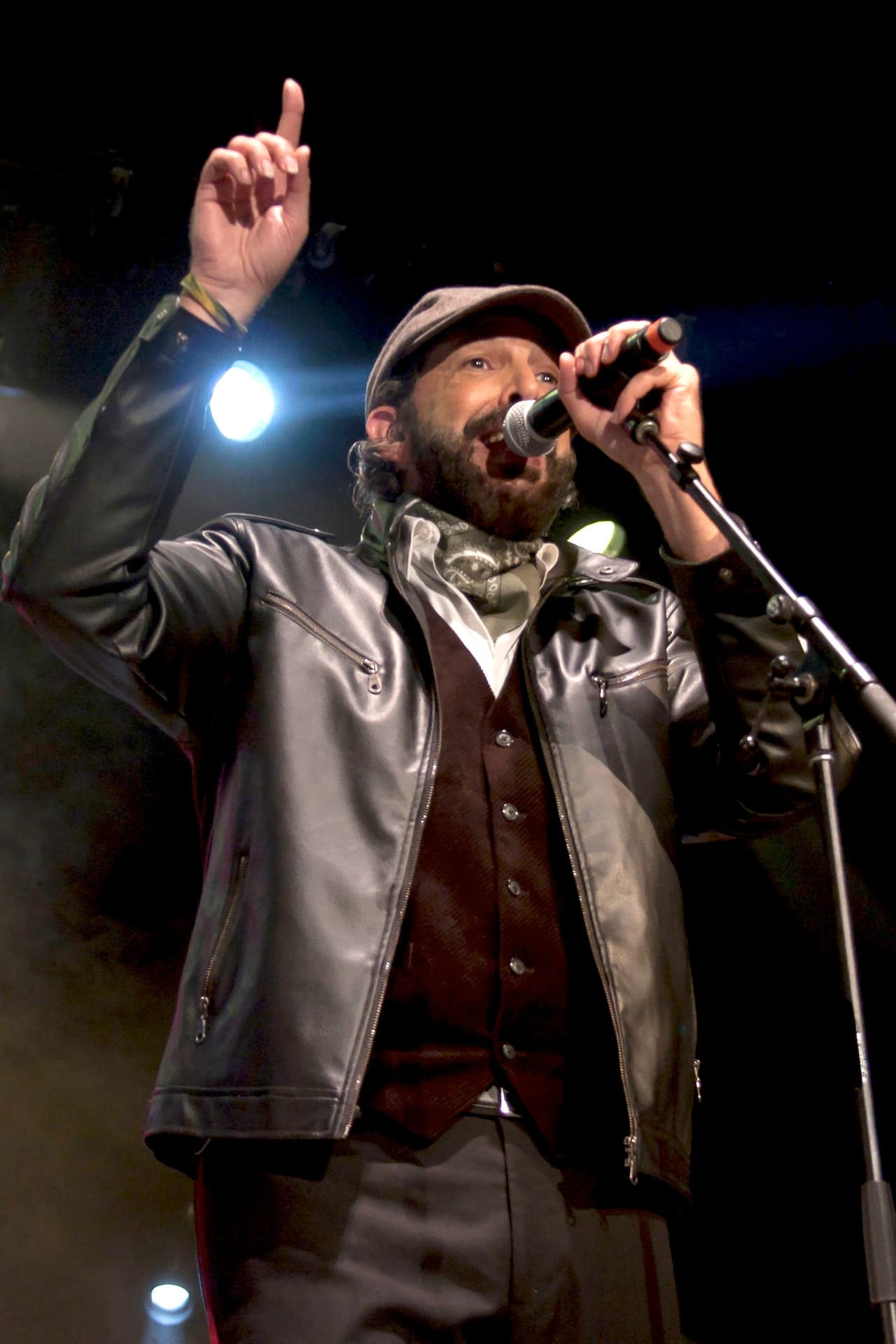 Juan Luis Guerra es otro ejemplo más del éxito de la música latina en el mundo.