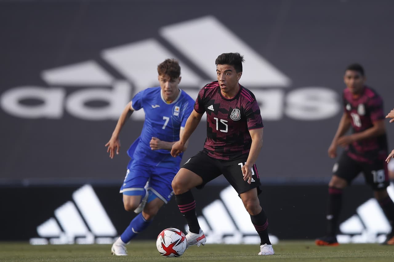 Jesús Angulo anota el único gol del partido y le da la victoria 1-0 al Tri sub-23 sobre Rumania.