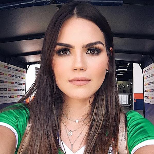 Por otro lado, 
<a href="https://www.univision.com/shows/el-gordo-y-la-flaca/karina-banda-cumplio-el-sueno-americano-asi-ha-sido-su-transformacion-fotos">Karina Banda</a> se casó con Douglas Riggs en 2015, un piloto de helicópteros norteamericano, de quien se divorció poco tiempo después.