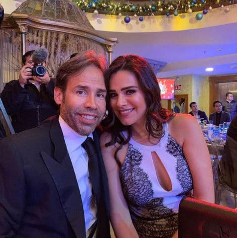 Al poco tiempo de finalizar su fugaz noviazgo conoció al gran amor de su vida: 
<b>su esposo Bernardo Martínez. </b>
<br>