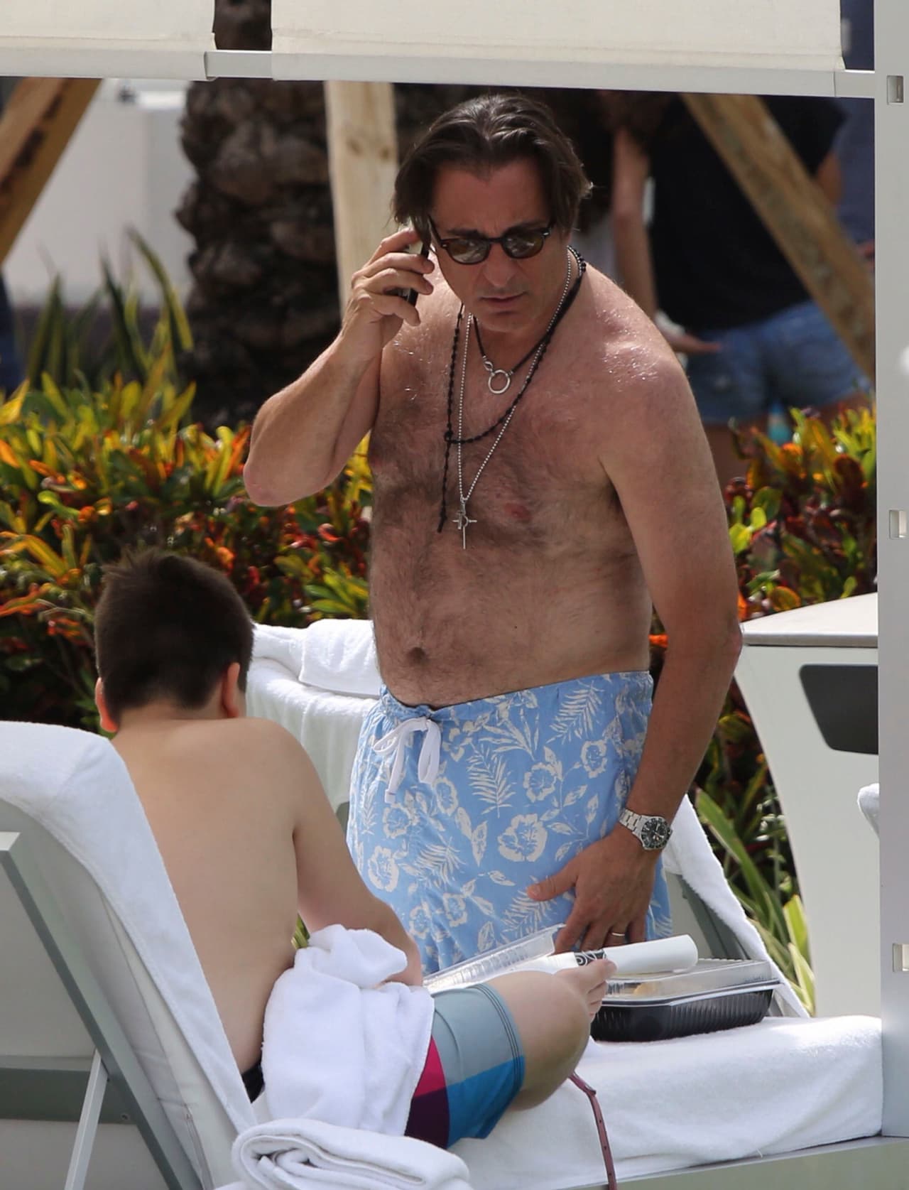 Pero a sus casi 60 años, se sigue viendo muy bien.