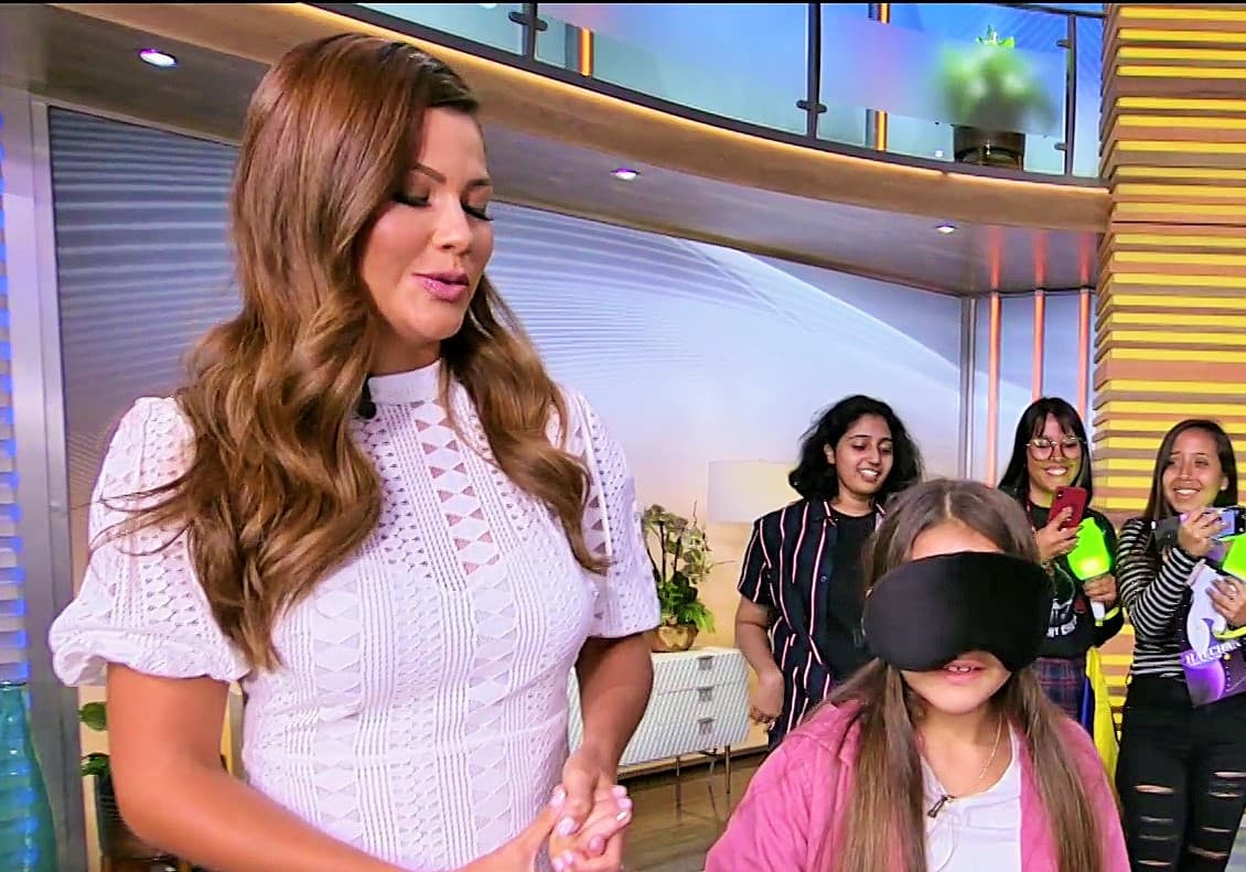 Los cantantes le dieron una gran sorpresa a una fanática de 10 años: Vanessa Mendoza, quien no se imaginaba que conocería a sus ídolos.
<br>