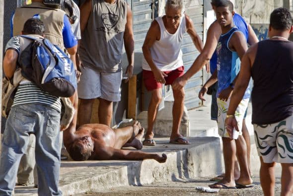 Según el reporte oficial de la Policía Militar, los enfrentamientos han dejado aproximadamente 35 personas muertas, 197 detenidas, 96 vehículos incendiados, tres agentes heridos y un número incierto de civiles hospitalizados.