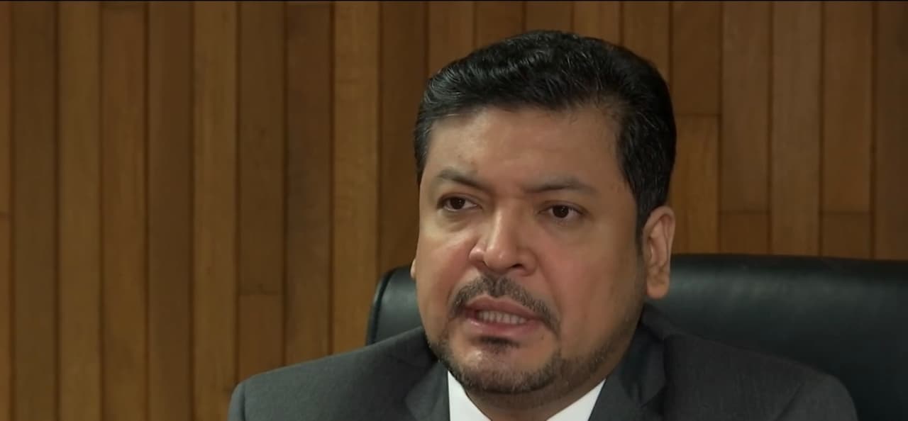 Aunada a la clausura del establecimiento, las autoridades han abierto una 
<a href="https://www.univision.com/temas/investigacion">investigación</a> para tratar de establecer todo lo ocurrido en el incidente. “Hay bastantes avances, 
<b>mientras verificamos también los antecedentes de persona sospechosa”</b>, indicó el vocero de la fiscalía de Nuevo León, Luis Enrique Orozco Suárez. 
<br>