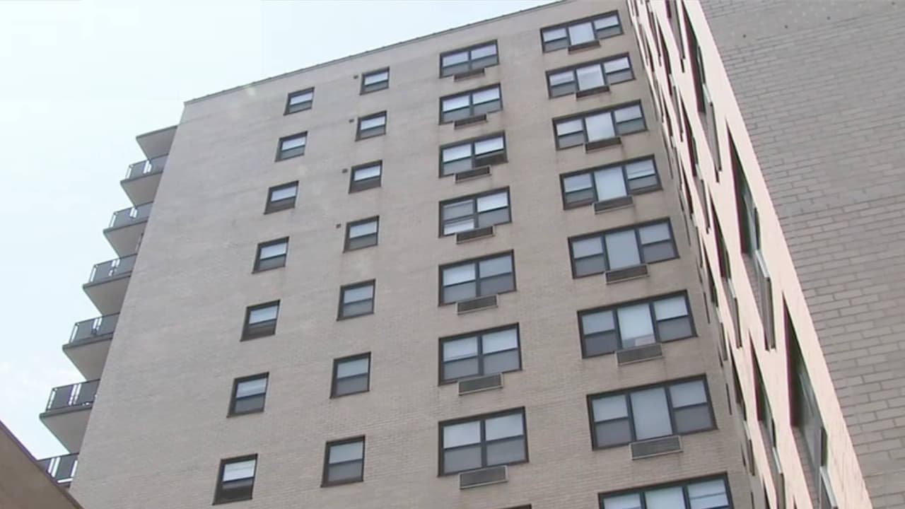 Niño de 4 años cae desde un décimo piso en Connecticut y pierde la vida: lo que se sabe