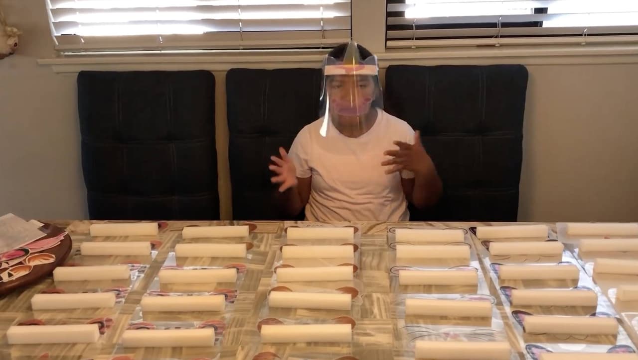 Sofía Reyes no se imaginó que durante la pandemia y permaneciendo en casa, y haciendo una tarea de ciencias, habría iniciado una actividad que se convertiría en un objeto útil para los niños.