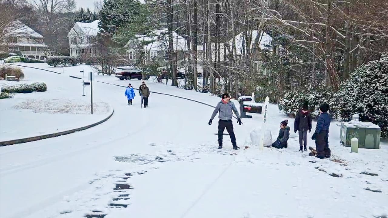 Nevada en Atlanta: Por primera vez en 3 años, la ciudad experimenta una nevada significativa