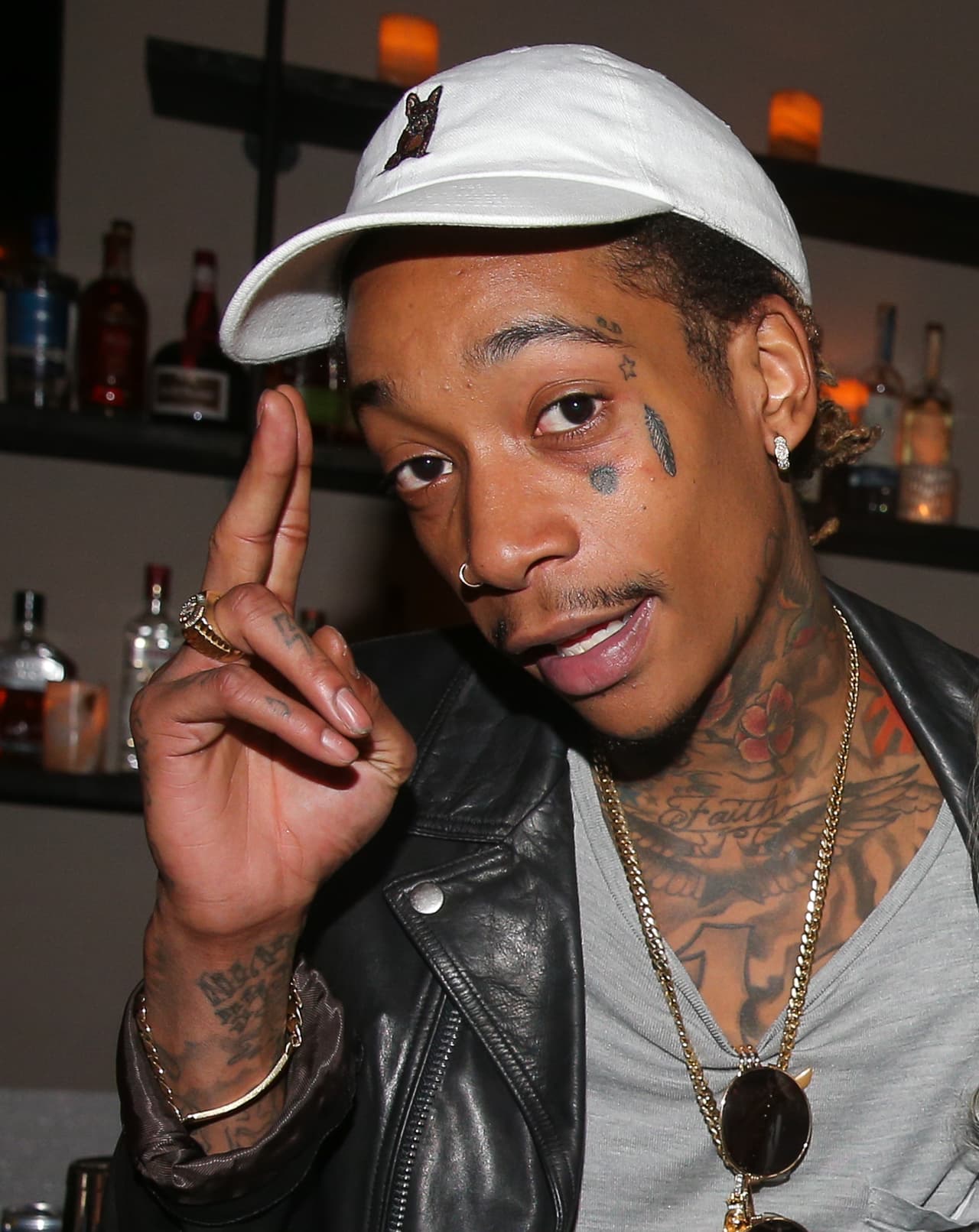 "Ve a c%$#%# con KK y conviértete en ti mismo... KK es hierba tonta. Razon por la que no eres wavy. Regresa a Swish.", dijo Khalifa.