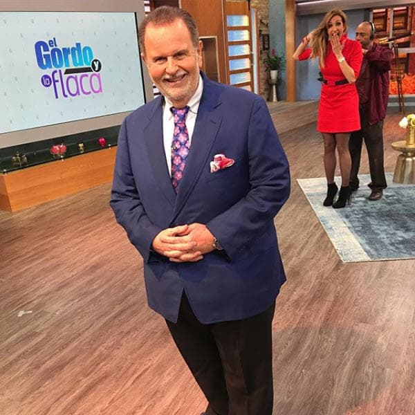 Lili recalcó la emoción de su compañero: "Raúl se alborota con poca gente, te encanta Raúl", pero el Gordo profundizó con su explicación: "Esto lo digo de corazón, cuando yo trabajaba en 'Ocurrió así' hace muchos años atrás con Enrique Gratas, el primer artista del mundo grupero que yo entrevisté fue cerca de Palm Beach en la Florida, fueron ustedes (grupo La Mafia) los entrevisté y me fui de viaje en el autobús de La Mafia". 
<br>