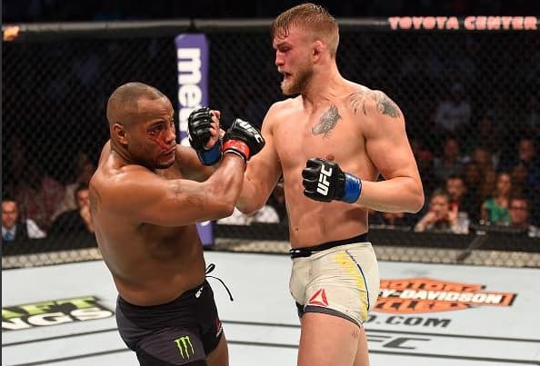 En una guerra Daniel Cormier venció a Alexander Gustafsson
