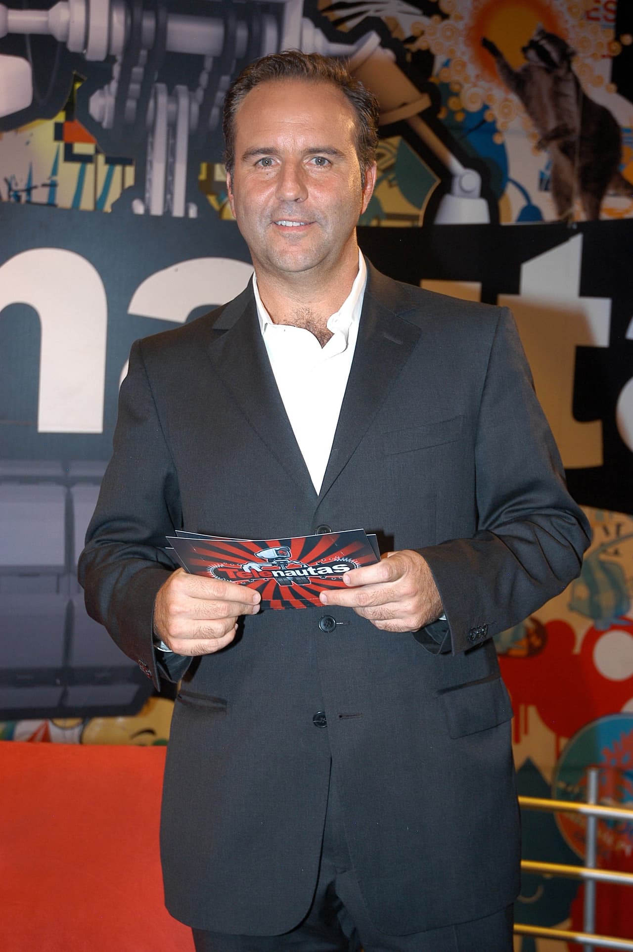 El miércoles 26 de agosto se dio a conocer que el presentador de FOROtv, 
<b>Esteban Arce</b>, también dio positivo al covid-19. El titular de 'Expresso de la mañana' de ese canal se resguardó en su domicilio y salió avante. 
<br>