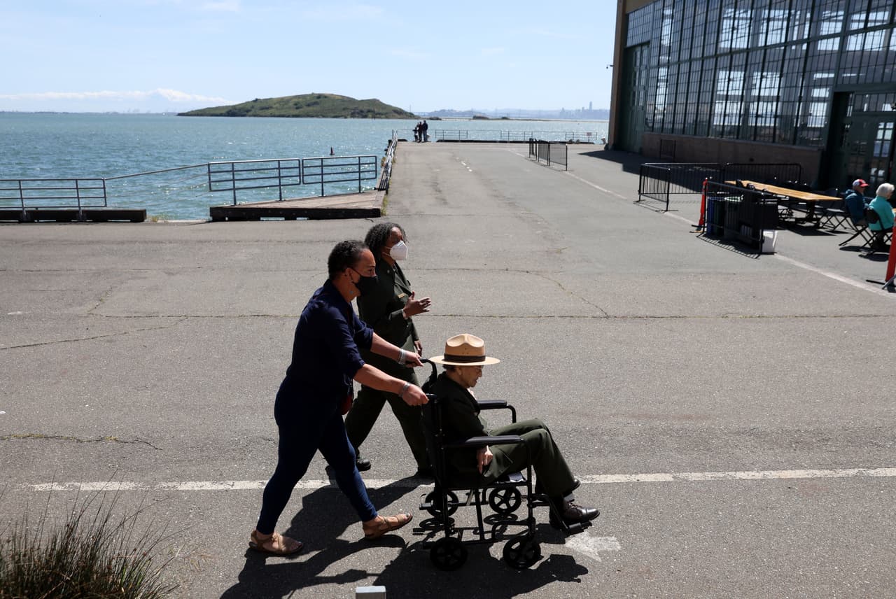 Como guardabosques, Soskin estuvo al frente de programas públicos para visitantes en los que compartía sus propias experiencias de la Segunda Guerra Mundial. Uno de sus principales enfoques siempre fue el de destacar las historias no contadas de los afroamericanos y otras personas de color durante el conflicto armado.
