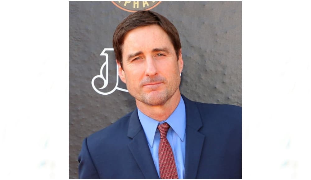 Este carismático profesor fue interpretado por Luke Wilson, hermano del también comediante de Hollywood Owen Wilson. Entre sus principales trabajos se encuentran 'The Royal Tenenbaums' (2001), 'Stuck On You' (2003) y 'Anchorman' (2004). En la televisión apareció en producciones como 'That's 70s Show' (2002-2005), 'The Goldfinch' (2019) y 'All The Bright Places' (2020) de Netflix.
<br>
