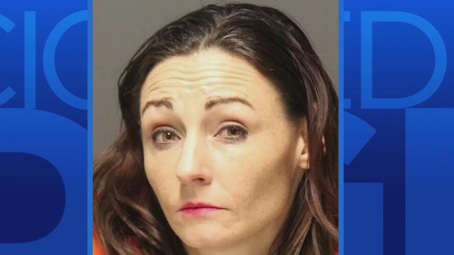 <h3 class="cms-H3-H3">Pierce, Washington</h3>
<br>En febrero de 2020, una mujer de 38 años se hizo pasar por fotógrafa de recién nacidos para engañar a una mujer, drogarla y robarle a su bebé. Identificada como
<a href="https://www.univision.com/noticias/sucesos/la-policia-acusa-a-una-mujer-de-hacerse-pasar-por-fotografa-de-recien-nacidos-para-robar-a-un-bebe">Juliette Parker</a>, fue detenida junto a una cómplice: su hija, de 16 años. Ocurrió en el condado de Pierce, en Washington.