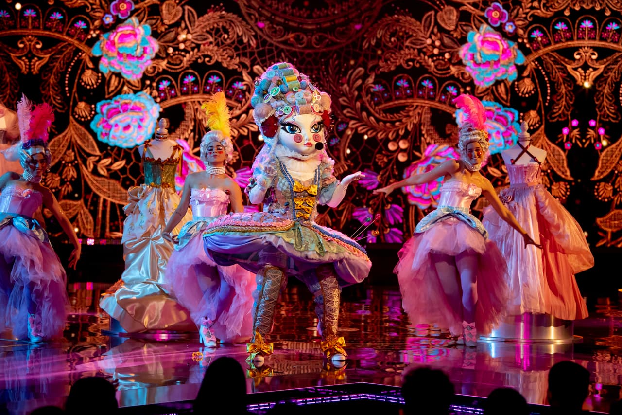 Alfiletero se mostró un poco tímida cuando platicó con los investigadores por primera vez, pero después de presentar sus pistas y de agarrar un poco de confianza, deleitó a los presentes con la canción 'Provenza'.
<br>