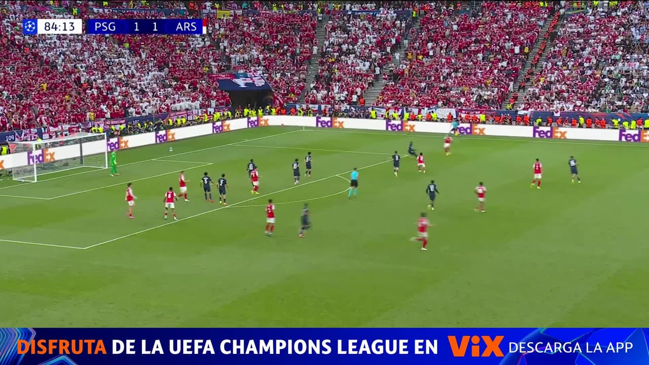 ¡Raya se viste de héroe! Buena salida del arquero del Arsenal después de otro contragolpe del PSG