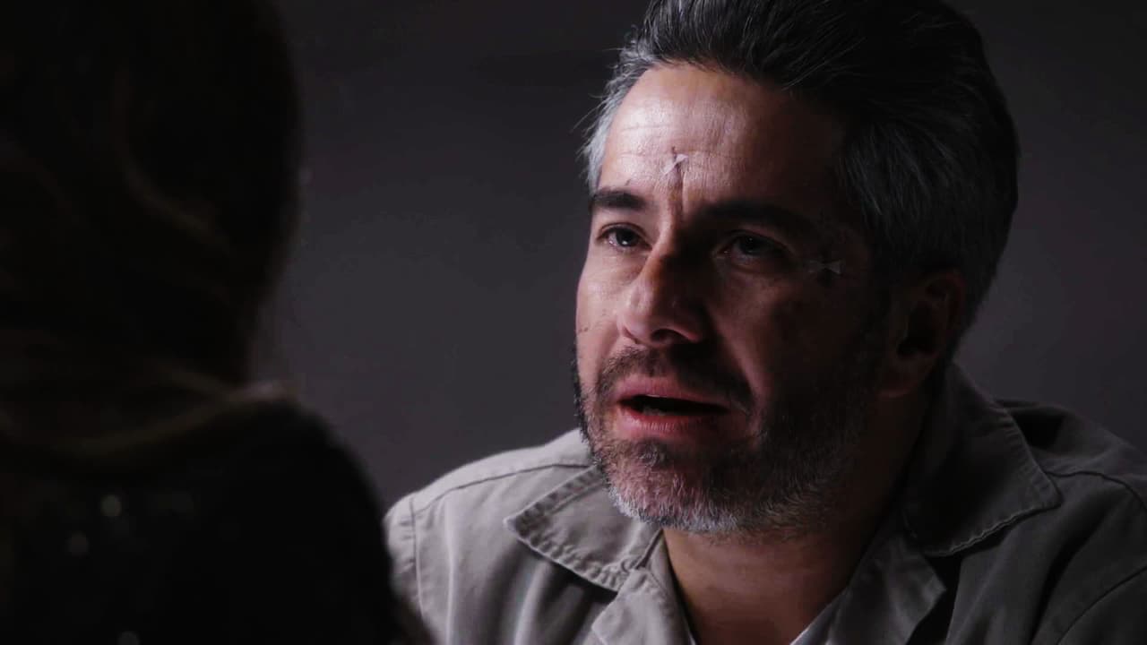 Ante la emergencia, Carlos le pidió al ‘Ciego’ tomar las medidas necesarias para que Alan no hablara con la policía. Al sentirse traicionado por Carlos, Alan les propuso a las autoridades darles información sobre su primo a cambio de beneficios.