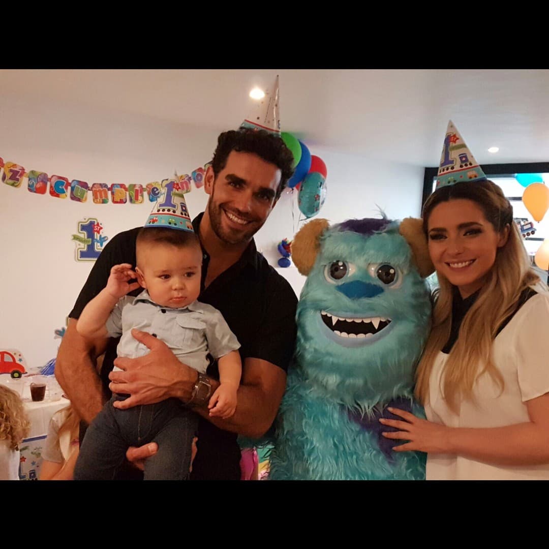 La familia Ornellas Díaz es simplemente adorable y muy querida en las redes sociales.