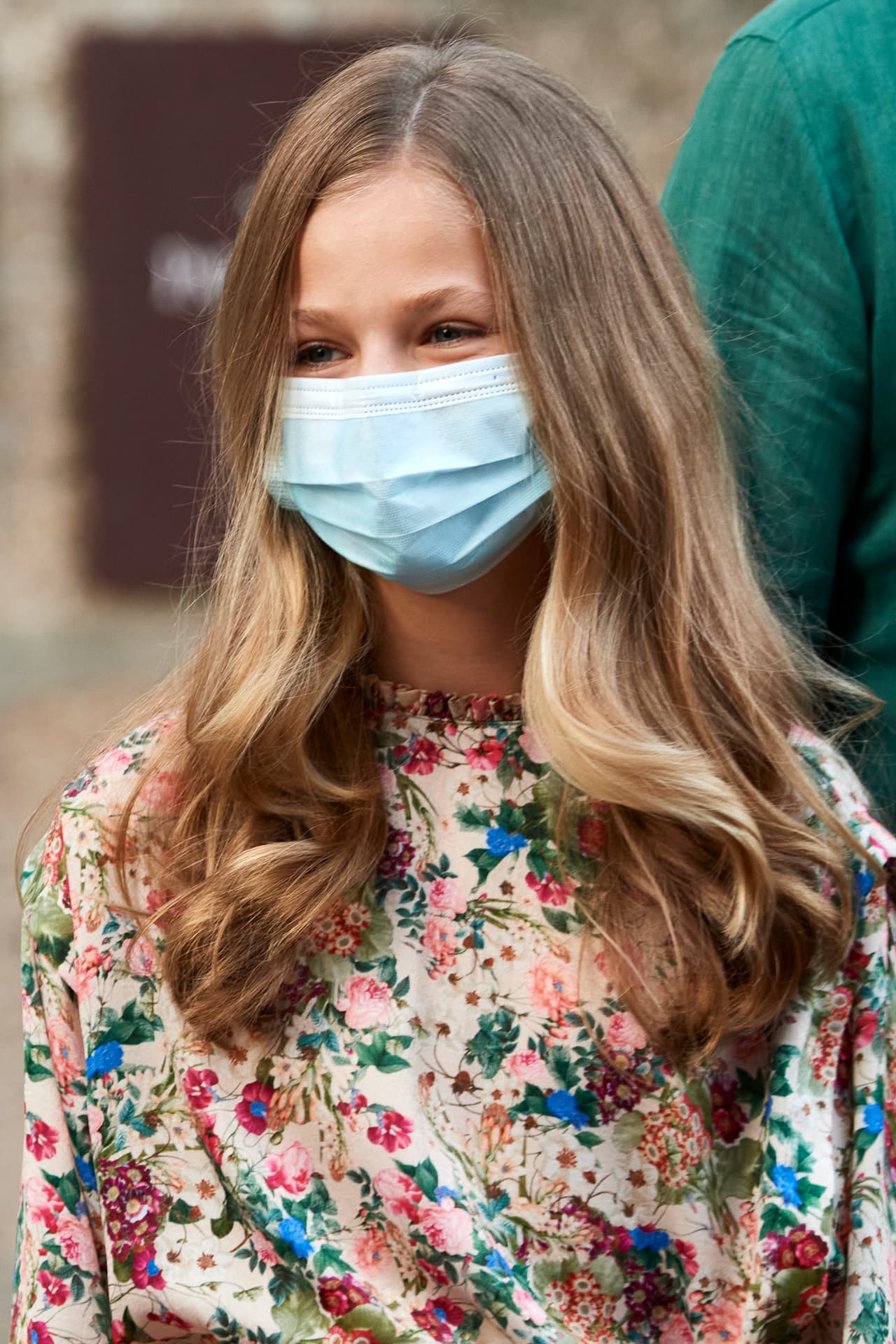 El diario español afirmó que el rey Felipe, su esposa Letizia y sus dos hijas, la princesa Leonor y la infanta Sofía, "iniciarán este fin de semana sus
<b> <a href="https://www.univision.com/famosos/aunque-ya-estan-en-secundaria-a-leonor-y-sofia-sus-papas-las-acompanan-al-regreso-a-clases-fotos" target="_blank">vacaciones de verano en Palma</a></b>". 
<br>