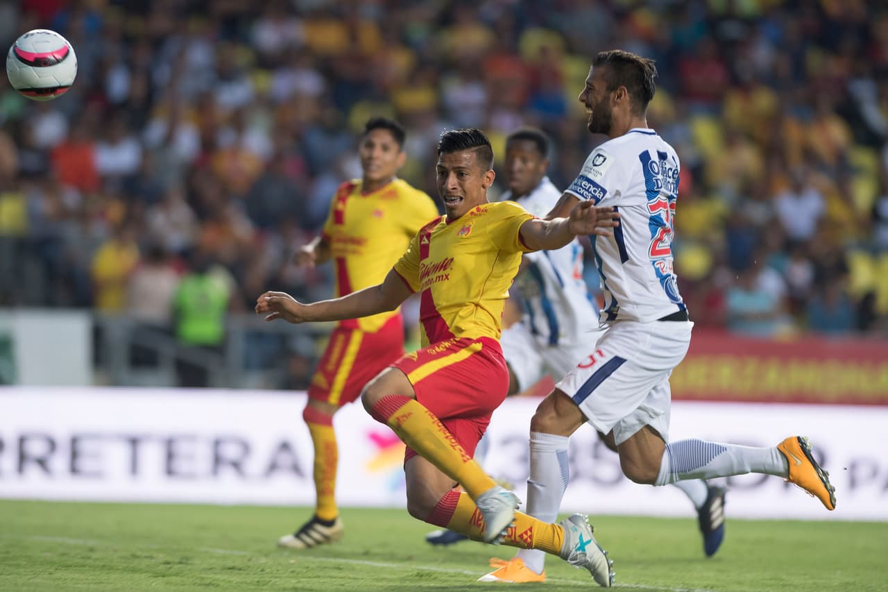 Ya en el segundo lapso se vivieron pocas emociones. Pachuca continuó con el control del encuentro y Morelia poco pudo hacer en ofensiva.