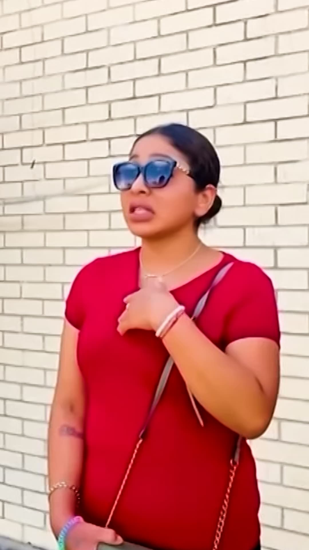 La deportan 10 días después de que ICE golpeara a su hijo