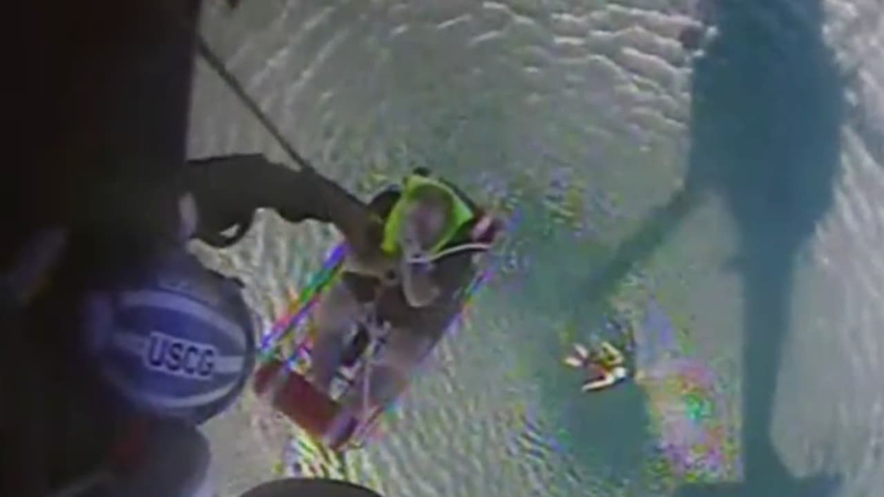 Rescatan a un hombre de 53 años tras 12 horas a la deriva en el mar en Long Beach