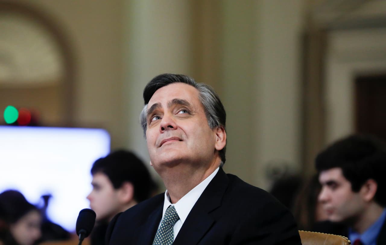 Jonathan Turley, profesor de Derecho de la Universidad George Washington, en la audiencia del Comité Judicial de la Cámara Baja.