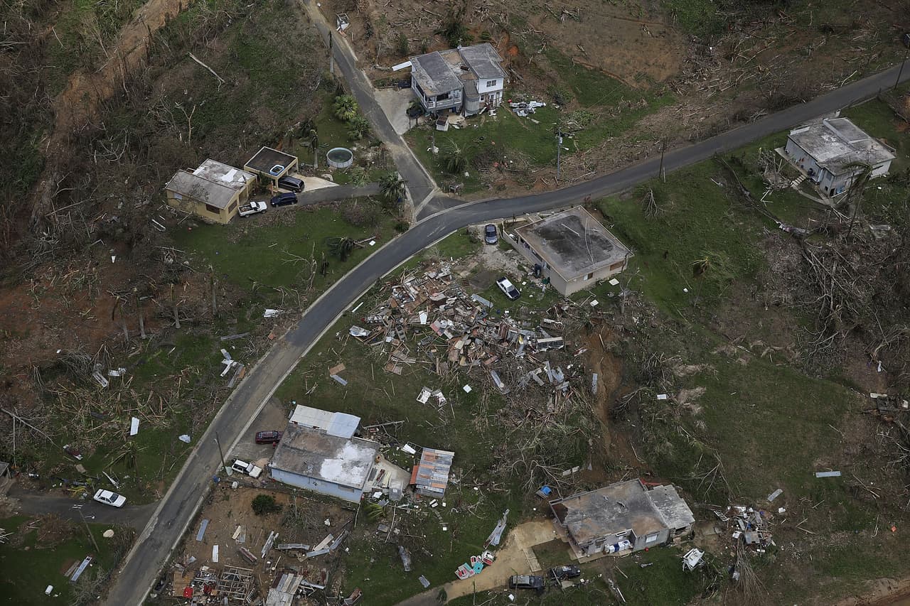 El paso del huracán María por Corozal ha quedado marcado en sus poblados.