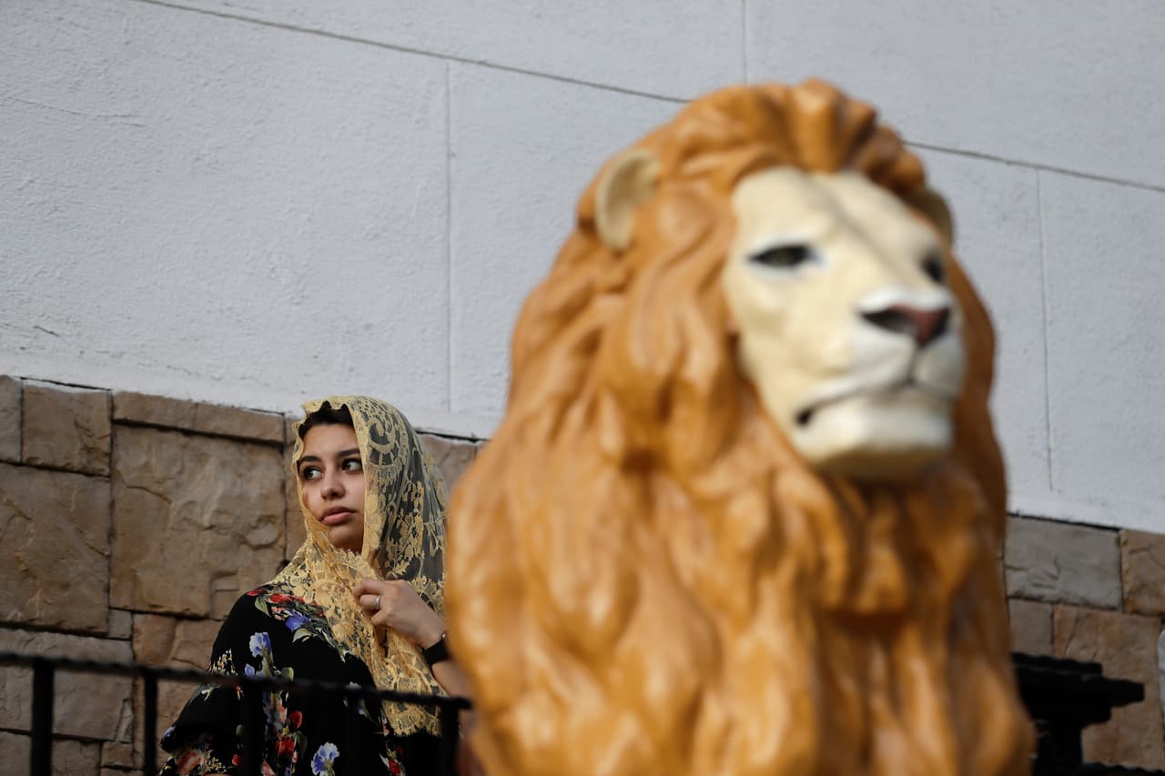 “En esta etapa el principio de presunción de inocencia no es pleno, pues se puede señalar sin tener la presencia de pruebas” dijo Avelar. Sin embargo, de acuerdo con la fiscalía se han revisado unas 100,000 fotos, 1,000 videos y múltiples mensajes de texto entre el líder religioso y sus supuestas cómplices en los que se evidencian pruebas explícitas de crímenes sexuales contra menores.