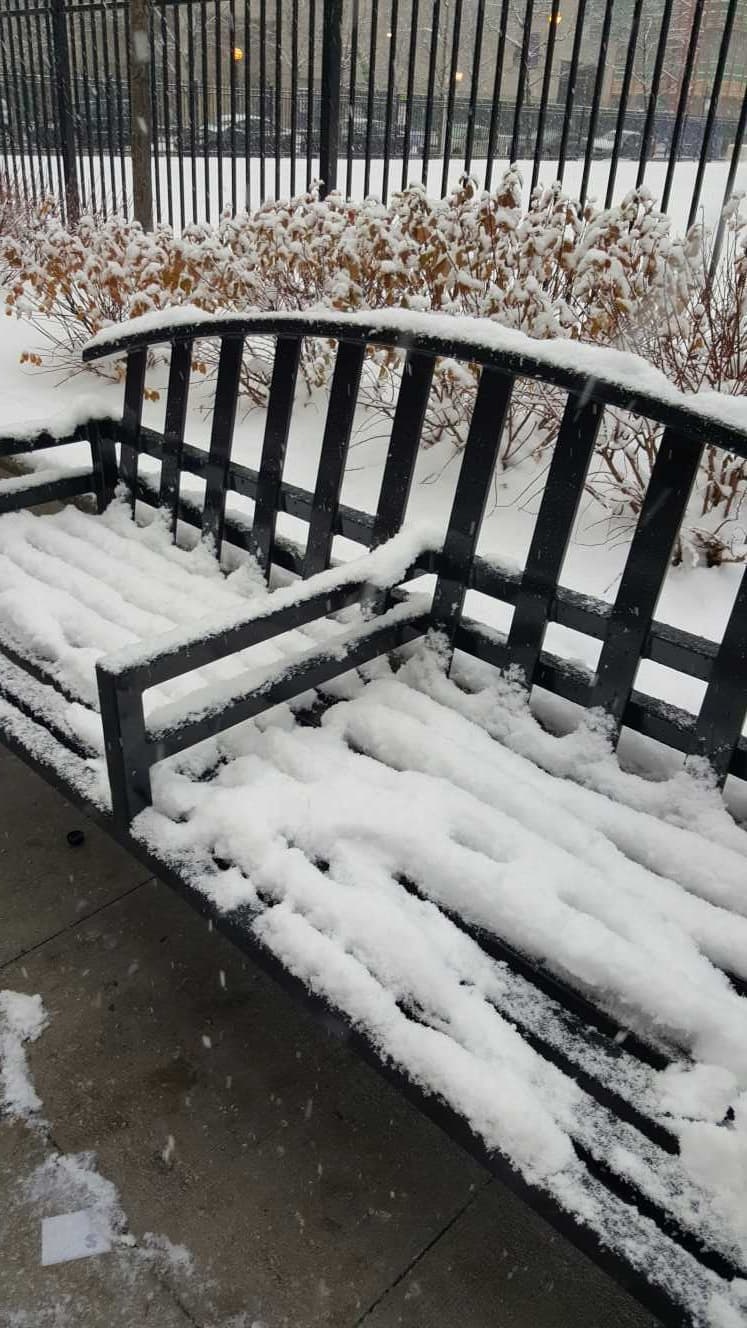 El Departamento de Calles y Saneamiento anunció que el principal trabajo de los camiones quitanieve será salar y retirar la nieve para evitar accidentes.