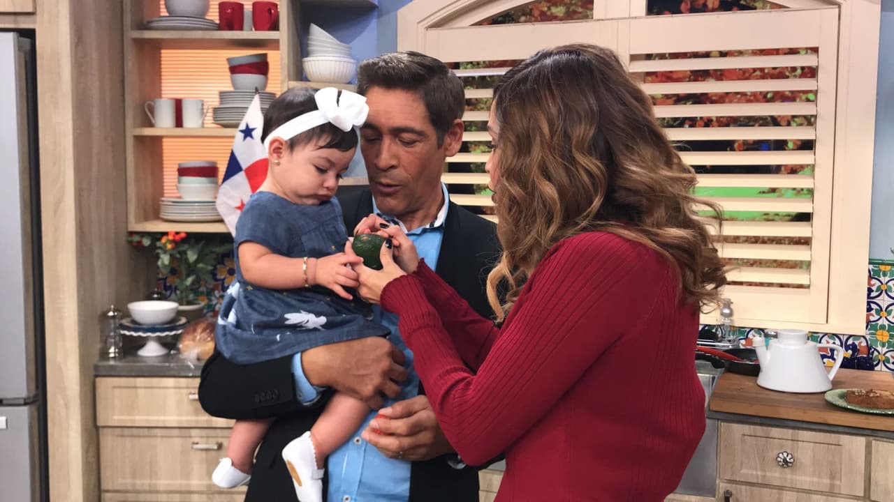 Karla es una tía consentidora y así la vimos jugando con la nena.