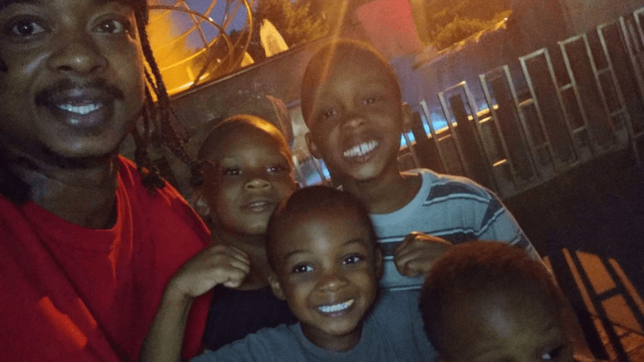 Padre de Jacob Blake, el hombre baleado por la policía en Wisconsin, dice que su hijo está paralizado