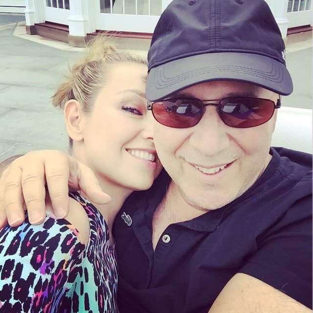 Tras el éxito de su primera cita, tanto Thalía como Tommy Mottola decidieron continuar saliendo.