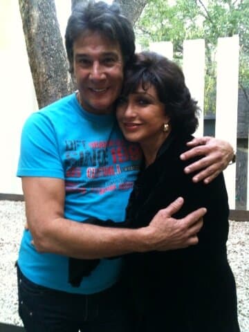 En este sentido, la actriz nacida en Luisiana, Nueva Orleans, destacó: "[...] Uno joven solo me va a sacar la lana".