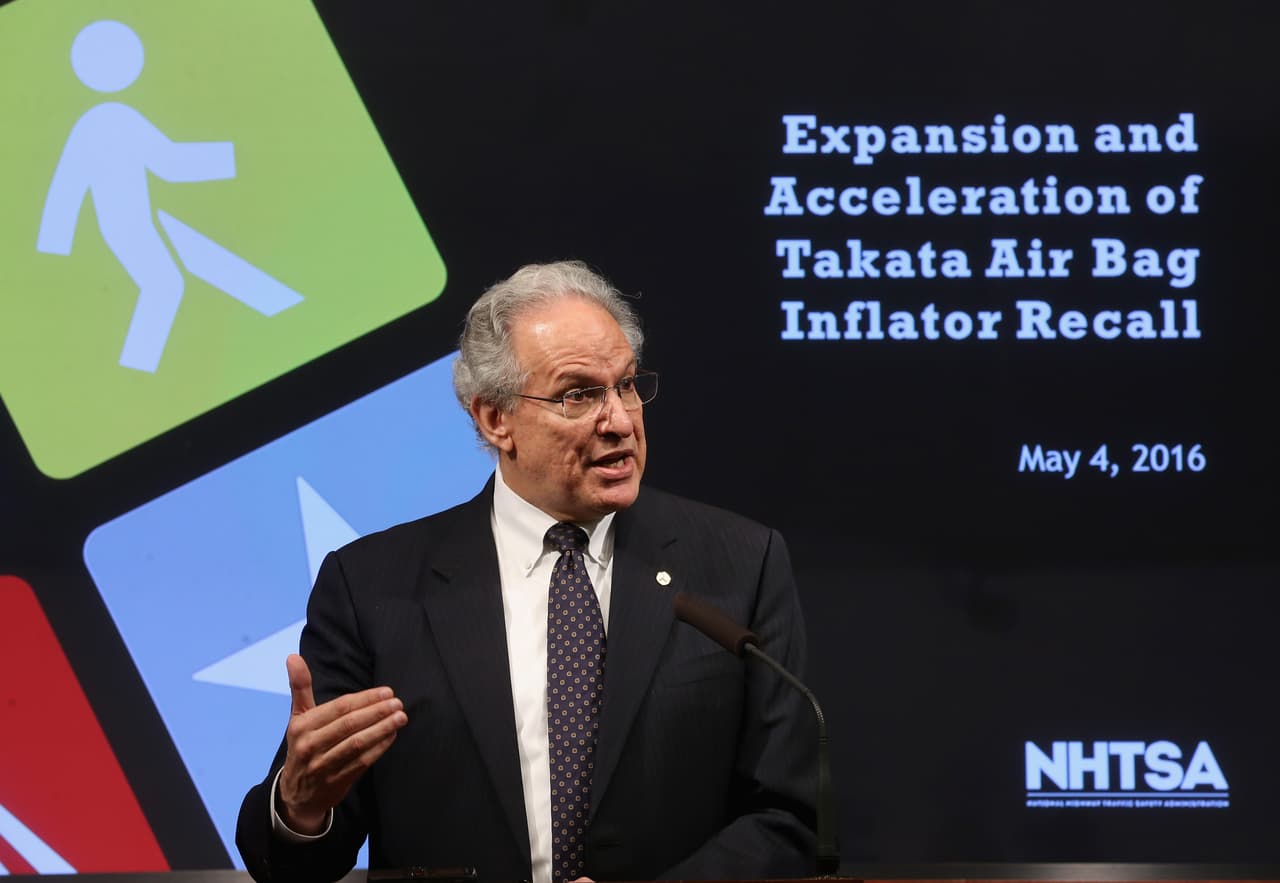 Revisión de bolsas de aire Takata se convierte en el mayor retiro de productos en la historia de EEUU