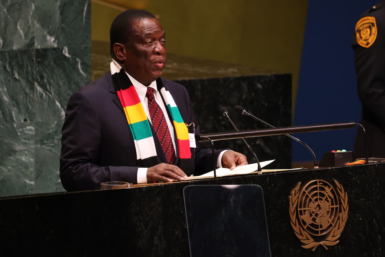 Emmerson Mnangagwa, presidente de Zimbabue, toma la palabra este jueves ante la Asamblea General de las Naciones Unidas, durante el debate de alto nivel que se celebra en la sede de Naciones Unidas en Nueva York.