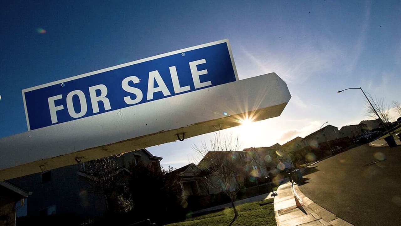 Hasta $1,000 diarios de multa a ciertos venezolanos y cubanos que no registren sus propiedades en Florida