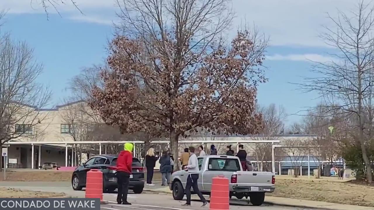 Junta Escolar del Condado de Wake discute protocolos de seguridad tras amenazas a escuelas que obligaron activar el código rojo