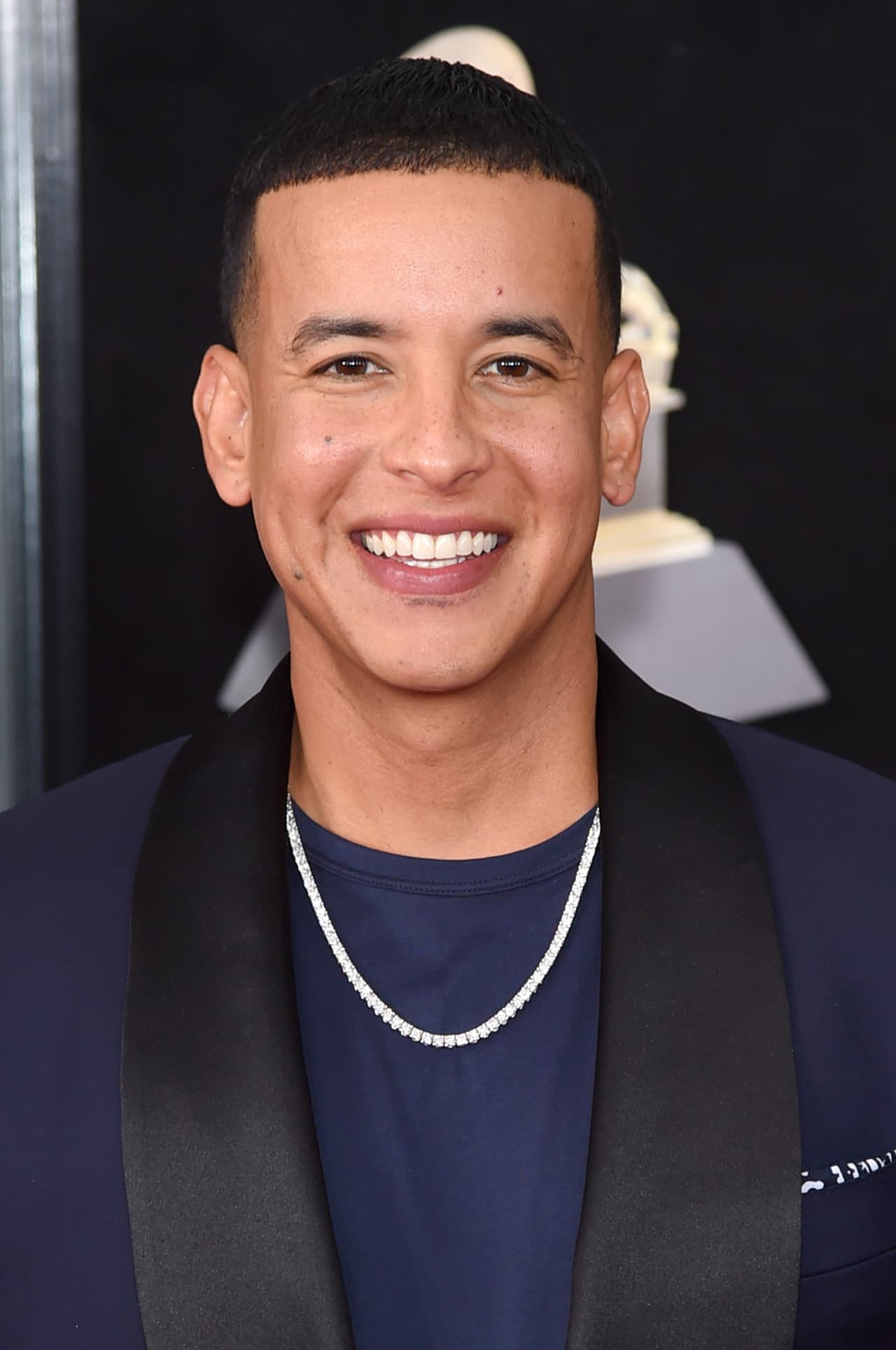 Daddy Yankee ya había hecho mancuerna con Natti Natasha para los temas ‘Otra cosa’ y ‘Buena vida’. Posterior al lanzamiento de ‘No lo trates’, han lanzado juntos dos temas más: 'Runaway', junto a Jonas Brothers y Sebastian Yatra, así como 'Instagram', en colaboración con David Guetta y Dimitri Vegas.