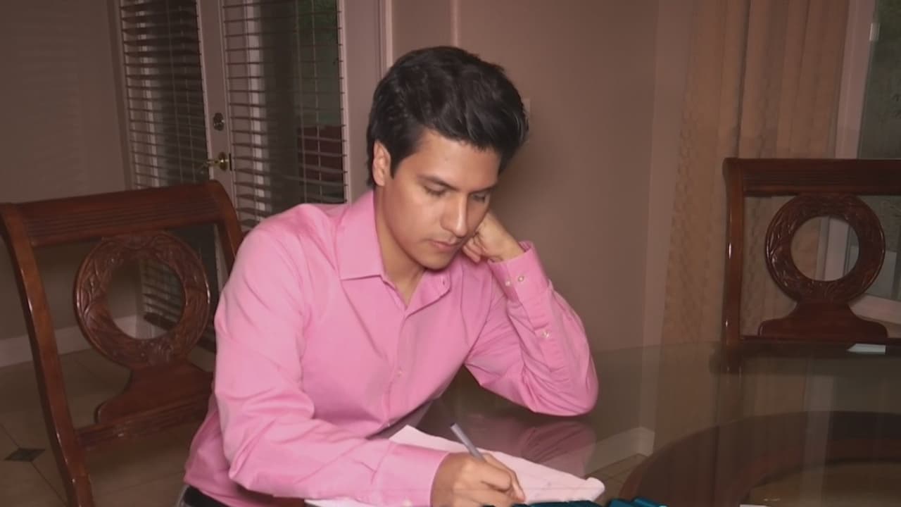 21 de noviembre de 2016: Luis Alberto Aguilera se sometió a una prueba de ADN para demostrar que Juan Gabriel era su padre. Para ello se tomó una muestra de Pablo Aguilera, el único hermano del cantante que sigue con vida. El resultado fue 99.9% de probabilidad de parentezco.