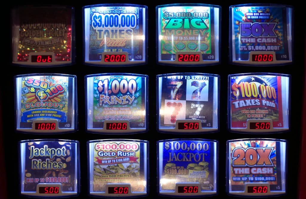 <h3 class="cms-H3-H3">Marva Wilson</h3>
<br>
<br>Esta anciana ganó $2 millones en la lotería de Missouri en 2008, pero se convirtió en el objetivo de un estafador llamado Freya Pearson.
<br>
<br>Pearson llegó a la vida de Wilson con el pretexto de ayudarla a manejar sus impuestos y establecer una organización sin fines de lucro a su nombre, pero le robó y gastó todas las ganancias. El hombre fue sentenciado por ello a cinco años de cárcel.