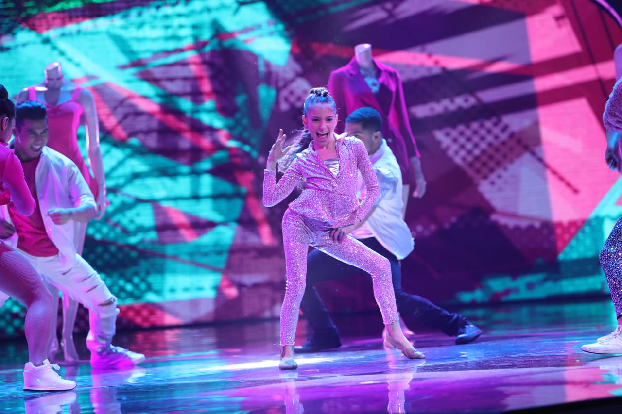 Leah cambió de estilo por primera vez y bailó un tema pop.