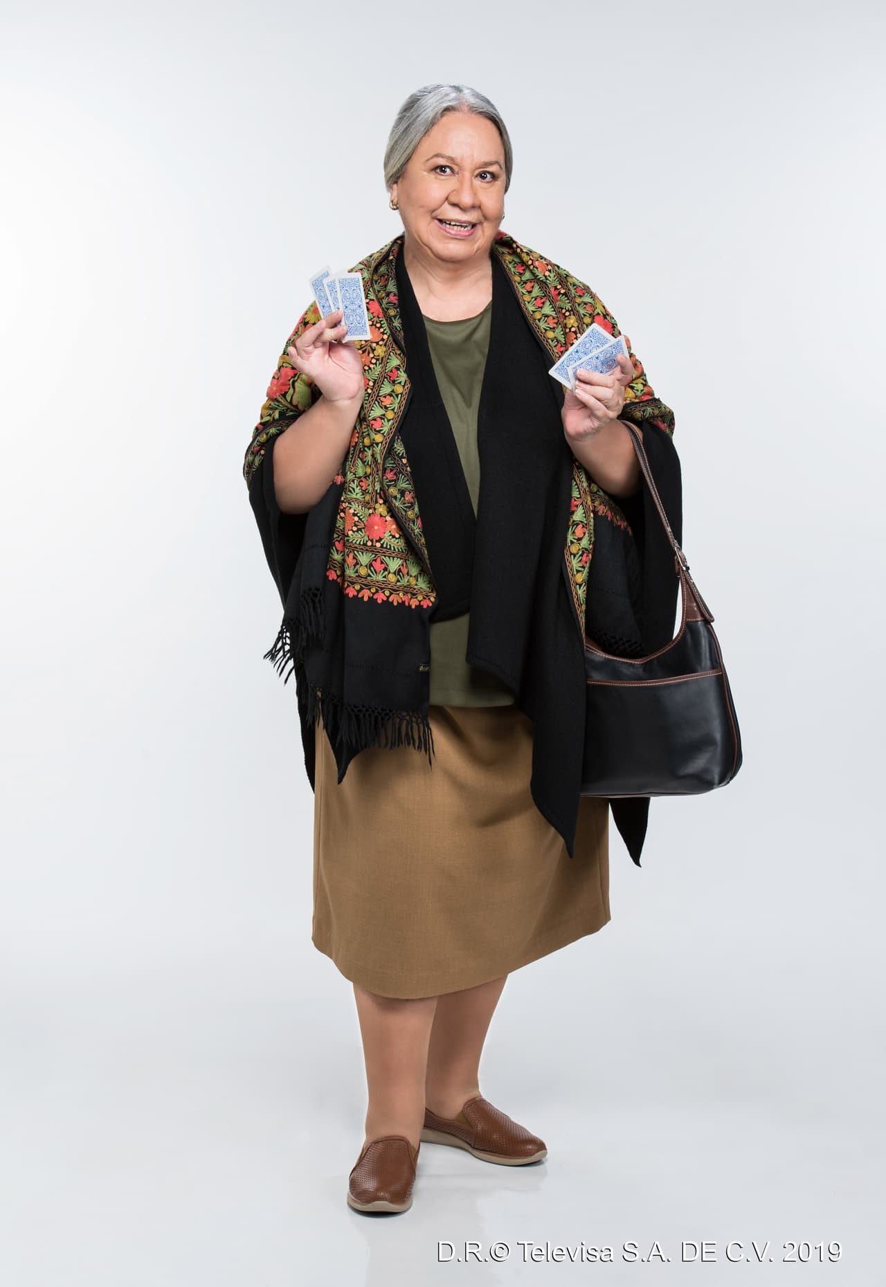 La reconocida actriz María Prado, se suma a esta historia como ‘Chayo’ Rosario de la Cruz, la nana de Lorenza. En un inicio parece la persona ideal para cuidar a Emiliano, pero su vida social y afición por el juego serán un obstáculo para cuidar al pequeño Emiliano. 
<br>