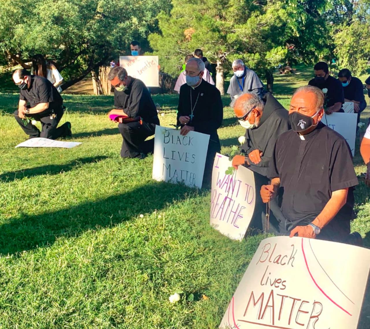 El papa Francisco llama por teléfono al obispo de El Paso para agradecerle la oración por George Floyd