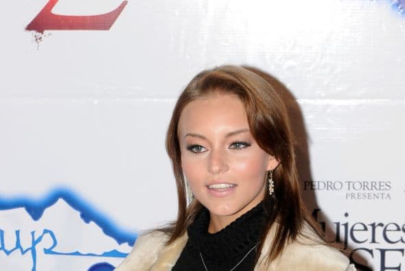 Demostró que no sólo era una cara bonita al interpretar a 
<i>Soledad, cautiva</i> bajo la producción de Pedro Torres.